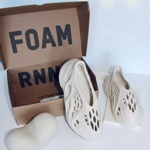 YEEZY Sand Foam Runner